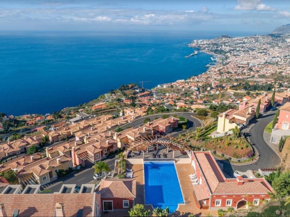 Villa Bougainvillea Palheiro Village By Hr Madeira Funchal  Exterior photo